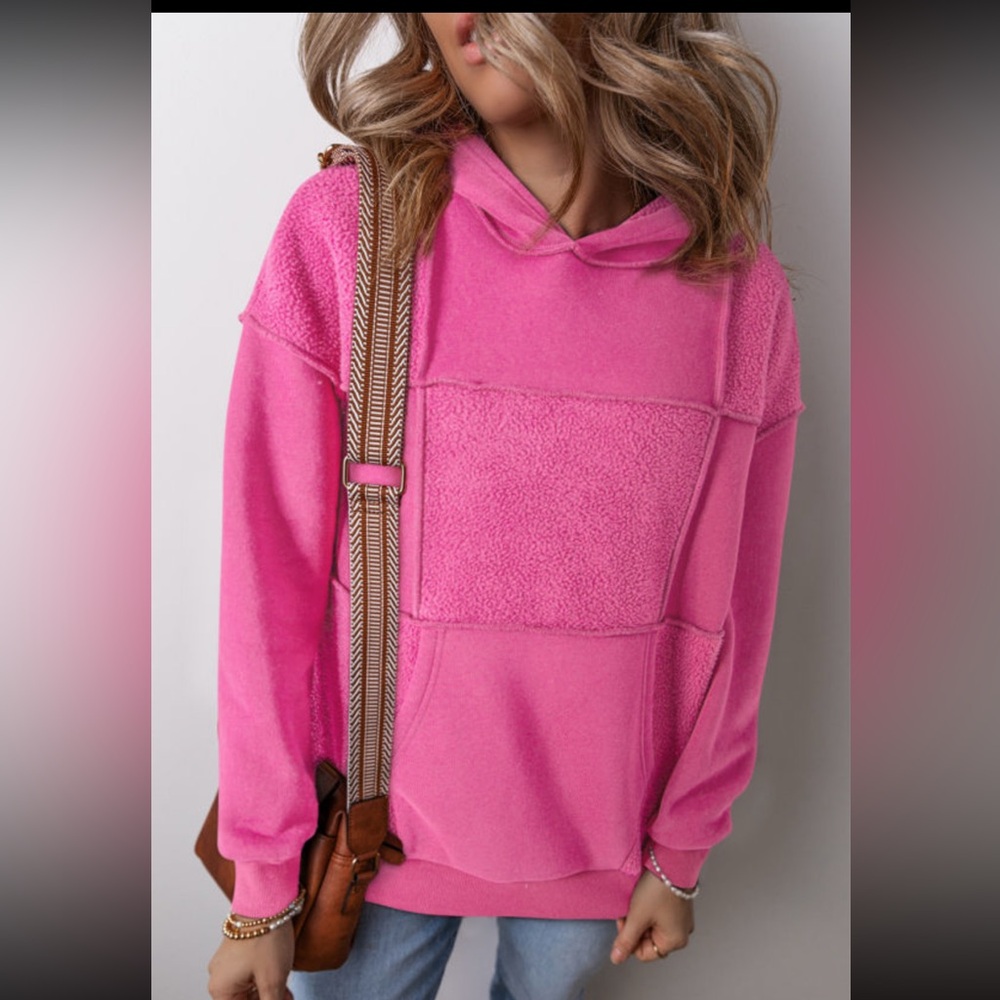 1104. Checkered hooded pullover sweatshirt in pink